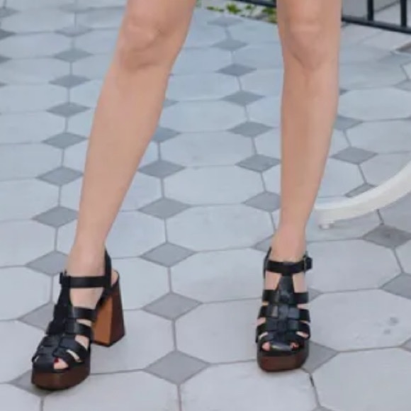 Crown Vintage Platform ‘Farlie’ Sandal - Picture 2 of 12